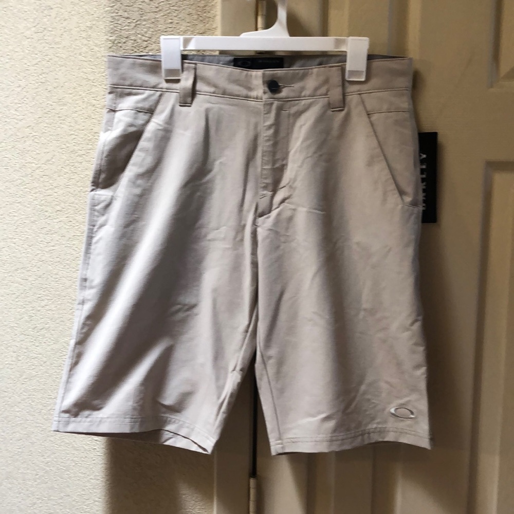 Men’s Oakley shorts